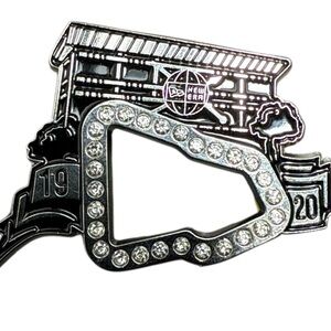 New Era 59FIFTY Day Pin